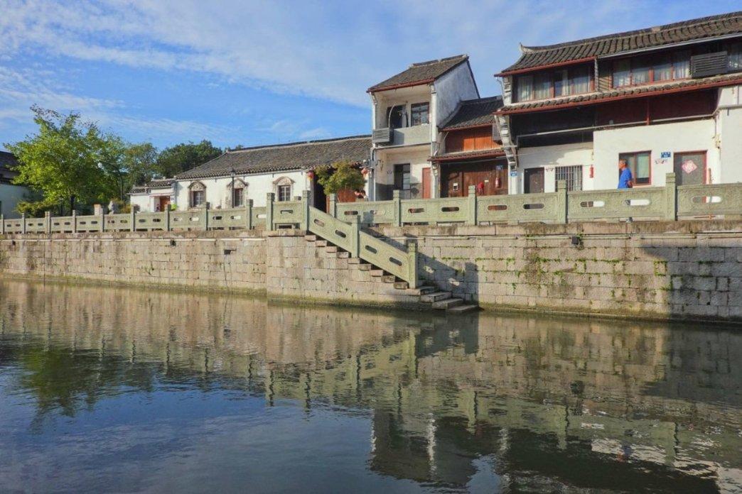 深化“家门口”服务，激活治理活力